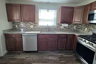 32 Breer Cir, Brockton, MA 02301 - Photo 3