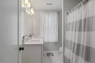 66 Castine St, Worcester, MA 01606 - Photo 23