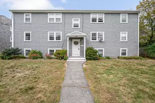 20 Beacon Ave, Newburyport, MA 01950 - Photo 1