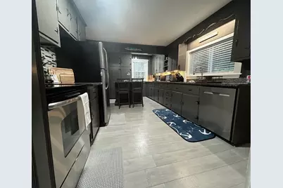 277 Pleasant St, Marblehead, MA 01945 - Photo 3