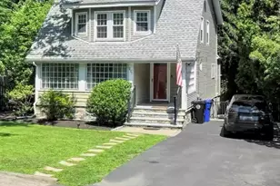 277 Pleasant St, Marblehead, MA 01945 - Photo 1