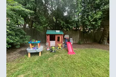 277 Pleasant St, Marblehead, MA 01945 - Photo 17