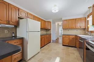 21 Burt St, Attleboro, MA 02703 - Photo 15