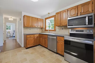 21 Burt St, Attleboro, MA 02703 - Photo 13
