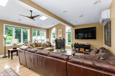 1322 Pond St, Franklin, MA 02038 - Photo 11