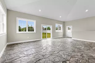 111 Farland Cir, New Bedford, MA 02745 - Photo 13