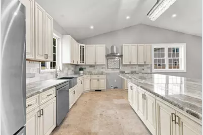 111 Farland Cir, New Bedford, MA 02745 - Photo 11
