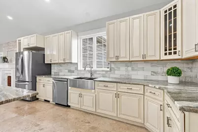 111 Farland Cir, New Bedford, MA 02745 - Photo 9