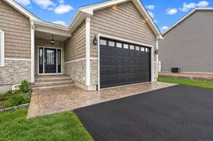 111 Farland Cir, New Bedford, MA 02745 - Photo 27