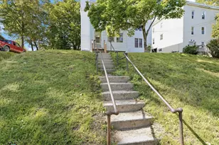 151 Onota St, Pittsfield, MA 01201 - Photo 3