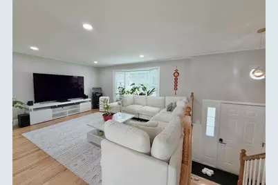 22 Dorchester St, Waltham, MA 02453 - Photo 5
