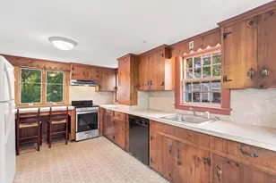 170 Lakeview Ave, Falmouth, MA 02540 - Photo 9