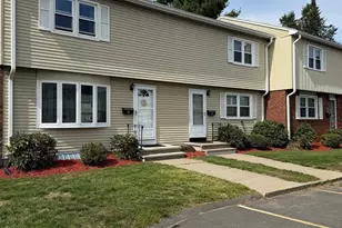 20 Yorktown Ct, Chicopee, MA 01020 - Photo 1