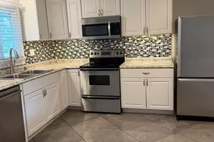20 Yorktown Ct, Chicopee, MA 01020 - Photo 9
