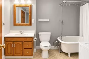 670 E 6th St, Boston, MA 02127 - Photo 15