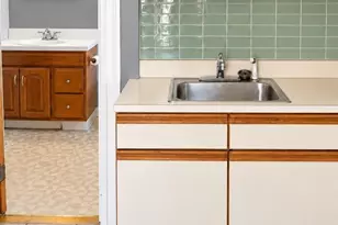 670 E 6th St, Boston, MA 02127 - Photo 13
