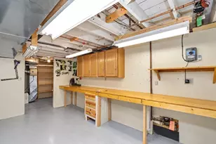 234 Carver St, Springfield, MA 01108 - Photo 35