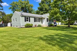 32 Campbell Dr, Easthampton, MA 01027 - Photo 5
