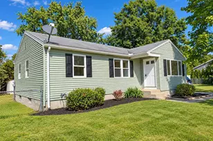 32 Campbell Dr, Easthampton, MA 01027 - Photo 3