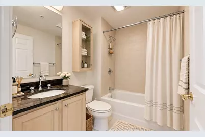121 Centre St #203, Brookline, MA 02446 - Photo 9