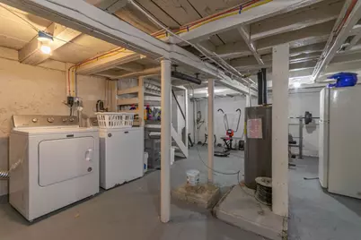 196 Pendleton Ave, Chicopee, MA 01020 - Photo 13