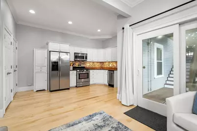 534 E 5th St #1, Boston, MA 02127 - Photo 9