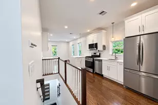 7 Reeds Ct, Somerville, MA 02145 - Photo 3