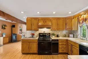 41 Smith St, Fitchburg, MA 01420 - Photo 9