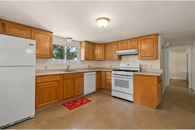 316 Emery St, Dracut, MA 01826 - Photo 3