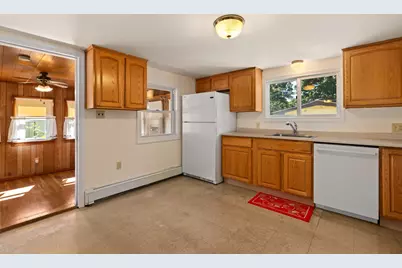 316 Emery St, Dracut, MA 01826 - Photo 5
