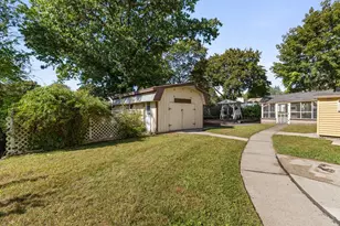 316 Emery St, Dracut, MA 01826 - Photo 29