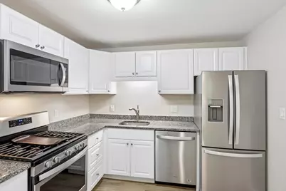 58 Edgelawn Ave #8, North Andover, MA 01845 - Photo 5