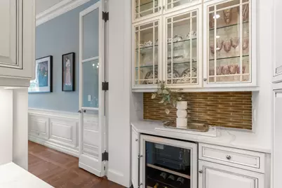 242 Beacon St #5, Boston, MA 02116 - Photo 9