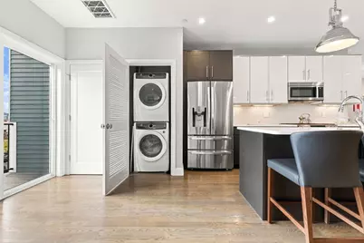 8 Baker Ct #4, Boston, MA 02125 - Photo 5