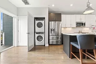 8 Baker Ct, Boston, MA 02125 - Photo 5