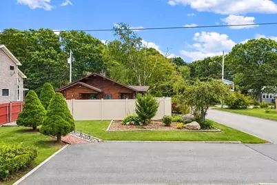 24 Fisherman Rd, Fairhaven, MA 02719 - Photo 11