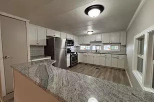 1346 Newport Ave, Attleboro, MA 02703 - Photo 3