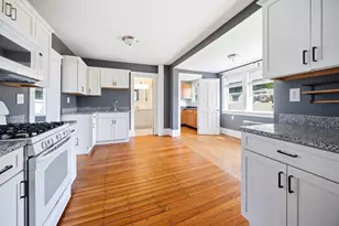 96 Catherine St, Chicopee, MA 01013 - Photo 5