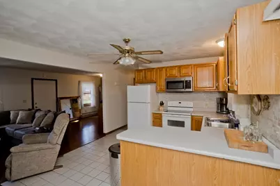 30 Dale St, Holyoke, MA 01040 - Photo 7
