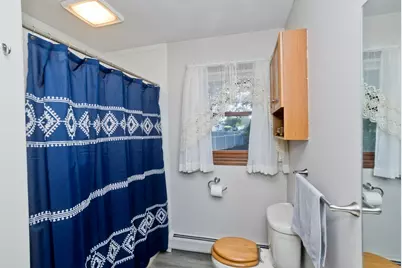 30 Dale St, Holyoke, MA 01040 - Photo 17