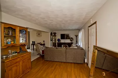 30 Dale St, Holyoke, MA 01040 - Photo 9