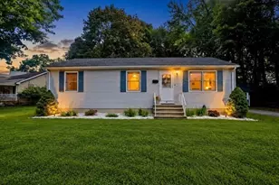 30 Dale St, Holyoke, MA 01040 - Photo 1