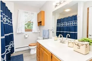 30 Dale St, Holyoke, MA 01040 - Photo 11