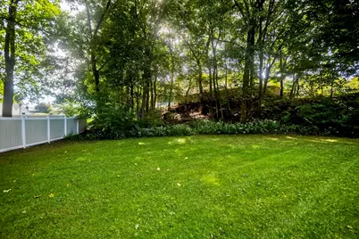 30 Dale St, Holyoke, MA 01040 - Photo 31