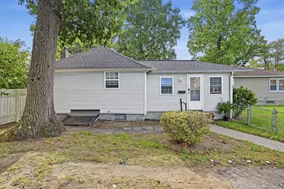 215 Eddy St, Springfield, MA 01104 - Photo 25