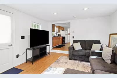215 Eddy St, Springfield, MA 01104 - Photo 11