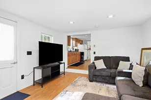 215 Eddy St, Springfield, MA 01104 - Photo 11