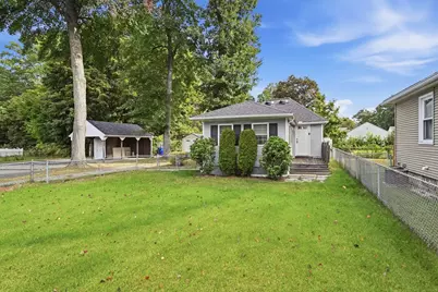 215 Eddy St, Springfield, MA 01104 - Photo 3