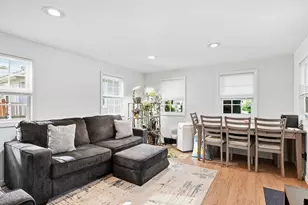 215 Eddy St, Springfield, MA 01104 - Photo 9
