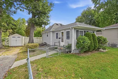 215 Eddy St, Springfield, MA 01104 - Photo 5
